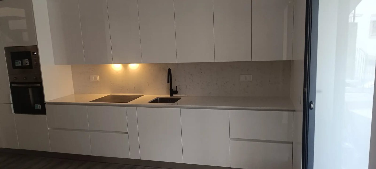 Cozinha branca remodelada