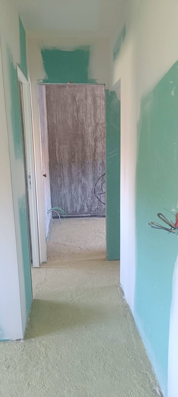 Corredor com teto de pladur